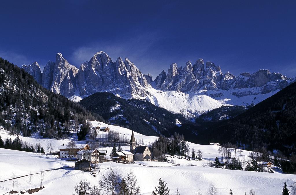 Hotel Tyrol Фунес Экстерьер фото
