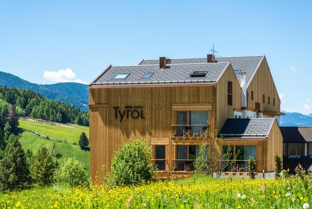 Hotel Tyrol Фунес Экстерьер фото